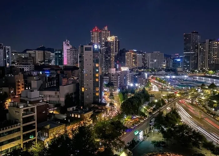 2 Min To Station, 2beds, 1baths, Loft Style 公寓